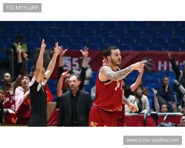 浙江主帅法莱卡斯场边指挥情绪激动