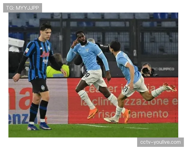 快讯：亚特兰大连续两次肋部斜传打穿防线，客场2-1领先拉齐奥